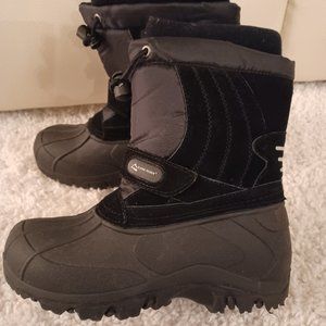 Boys Alpine Design SnowCrusher Boots Black Size 5